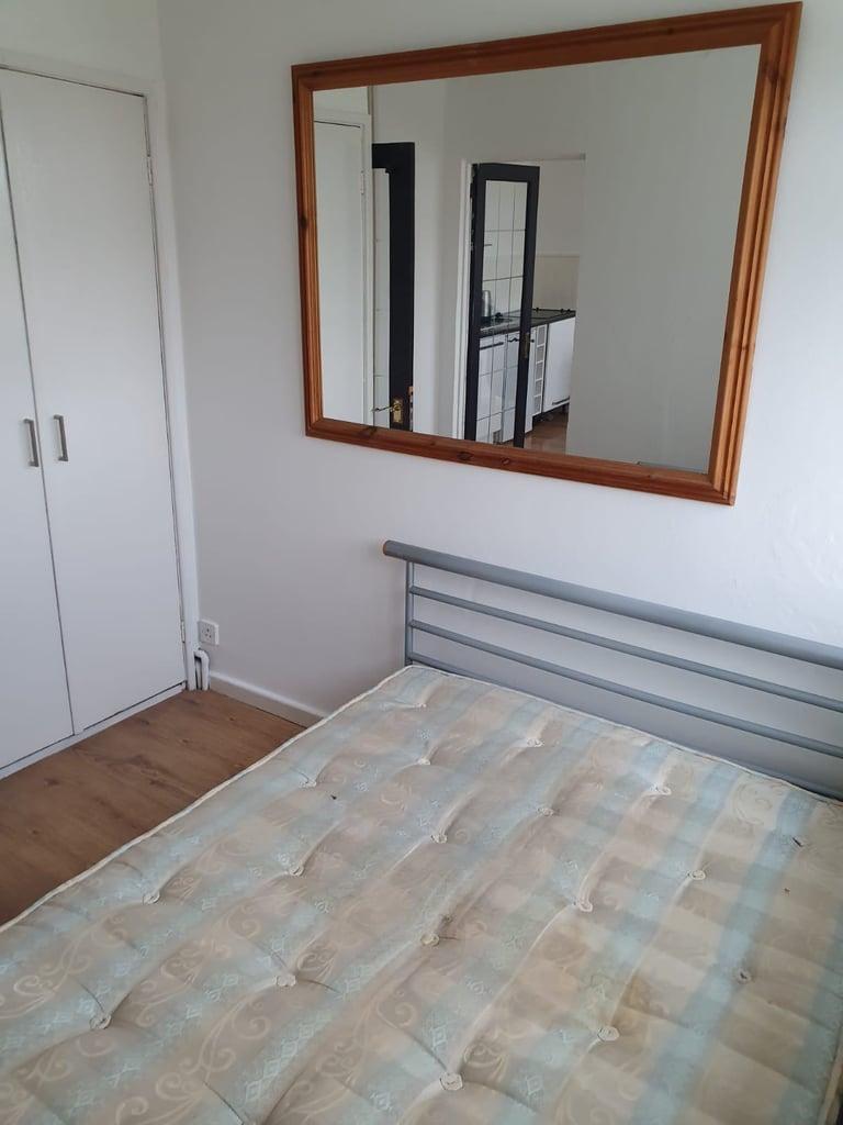 stanborough ave, Borehamwood, Hertfordshire, wd6 5lp