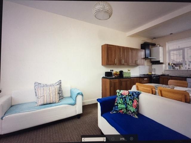 Babbacombe Gardens, Redbridge, London, IG4 5LZ