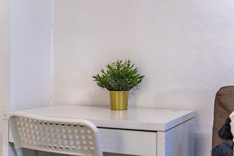 Birmingham City Centre, West Midlands, B16 8HB