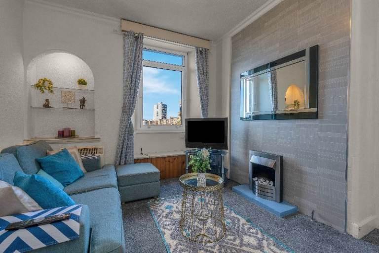 Taylor Gardens, Leith, Edinburgh, EH6 6TG