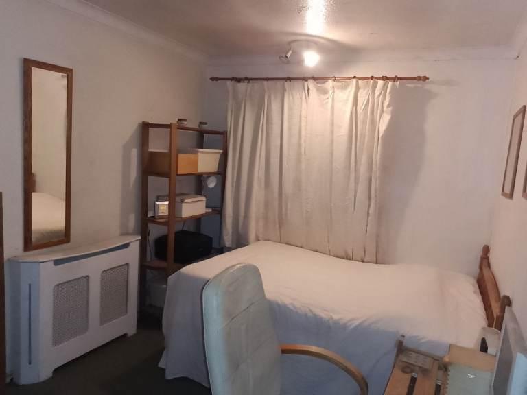 Isledon Road, Islington, London, N7 7JT