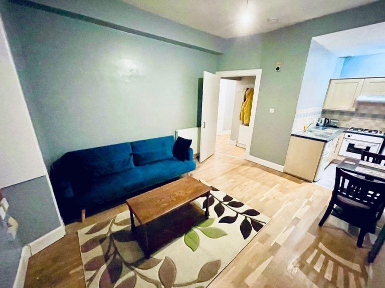 Caledonian Crescent, Haymarket, Edinburgh, EH11 2AJ