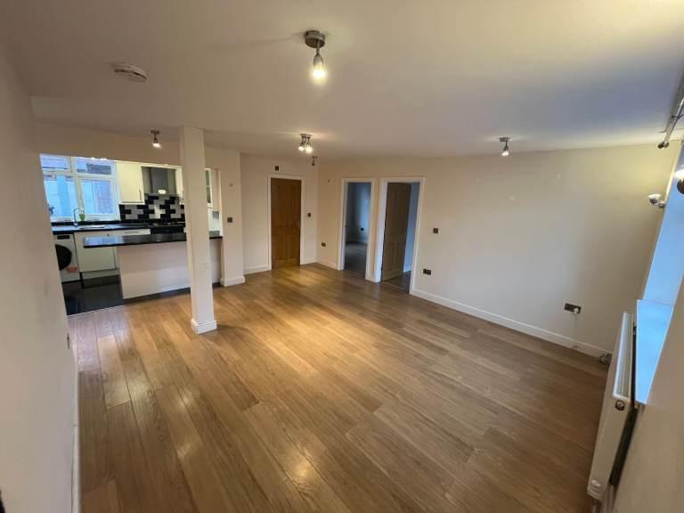 Upper Farm, West Molesey, Surrey, KT8 2QU