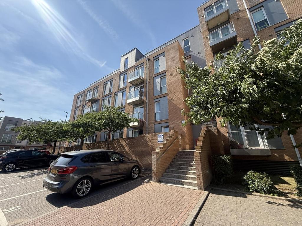 Duke Court, Hounslow, TW3 3FL