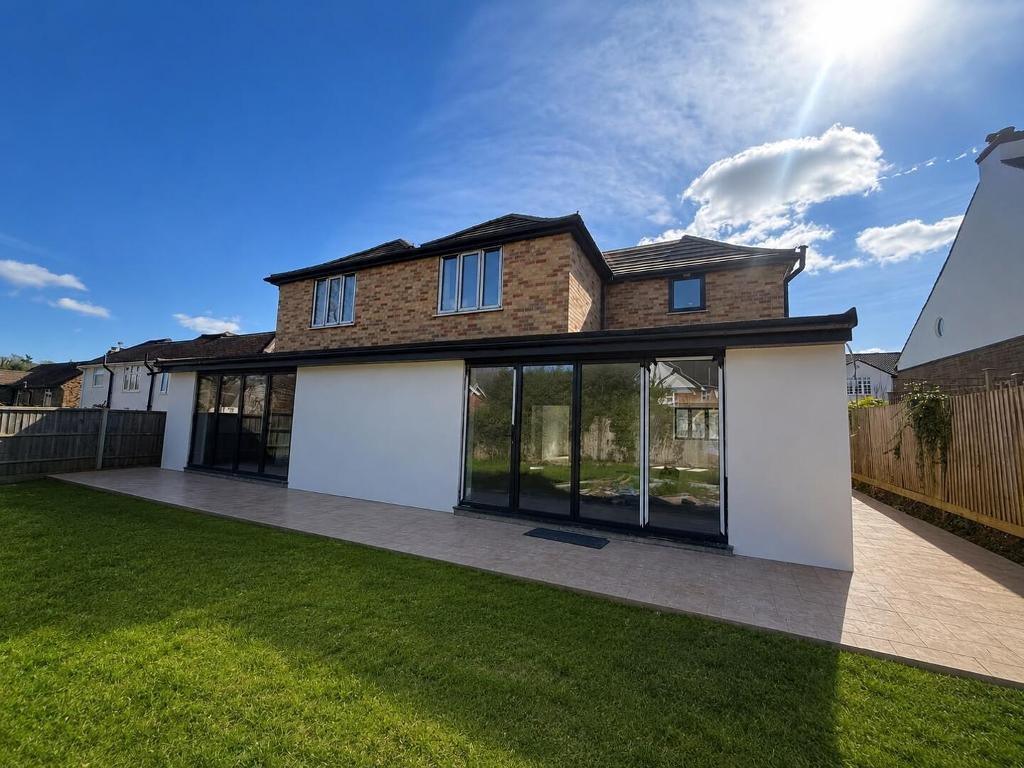 Croft Road, Chalfont St. Peter, Gerrards Cross, SL9 9AF