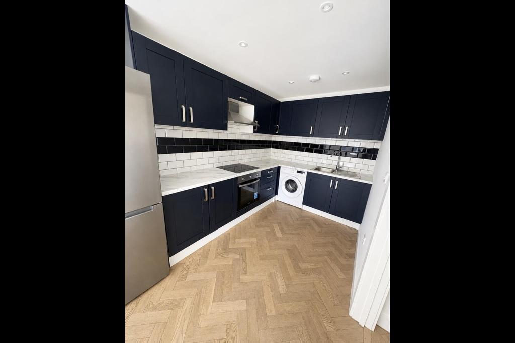 Hampton Hill, High Street, TW12 1NT