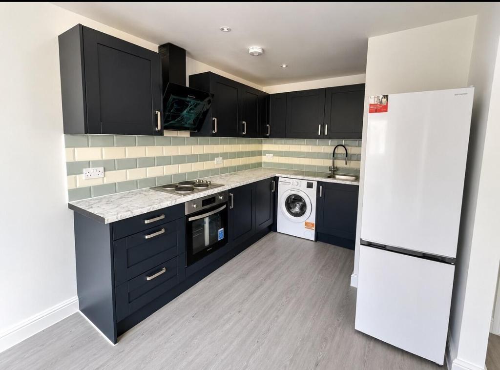 Hampton Hill, High Street, TW12 1NT